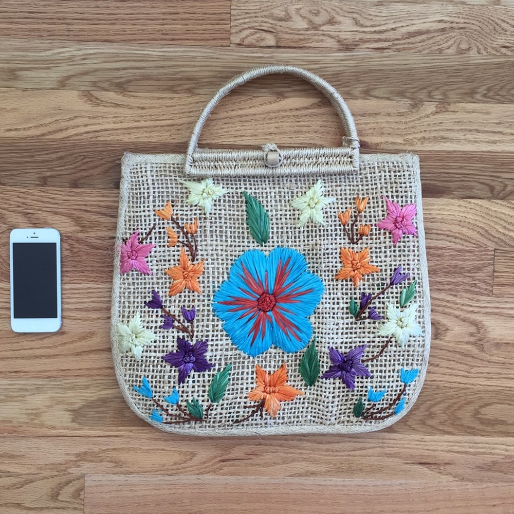 Vintage boho straw bag - in mint condition!